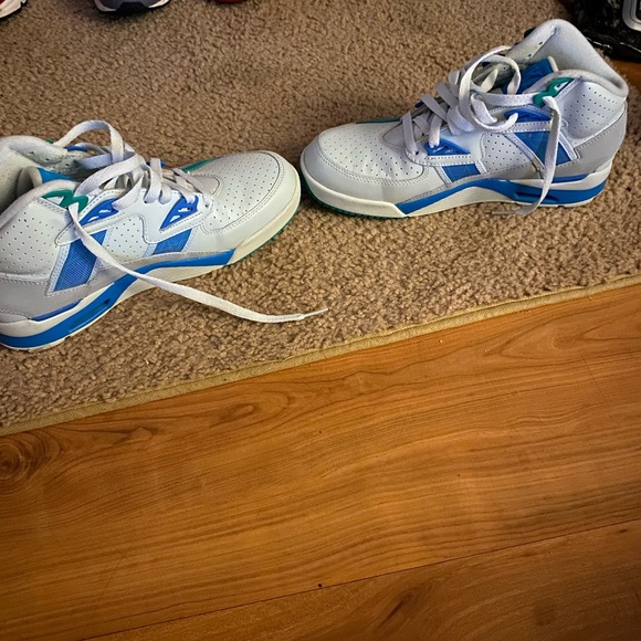 Nike’s - Picture 4 of 4